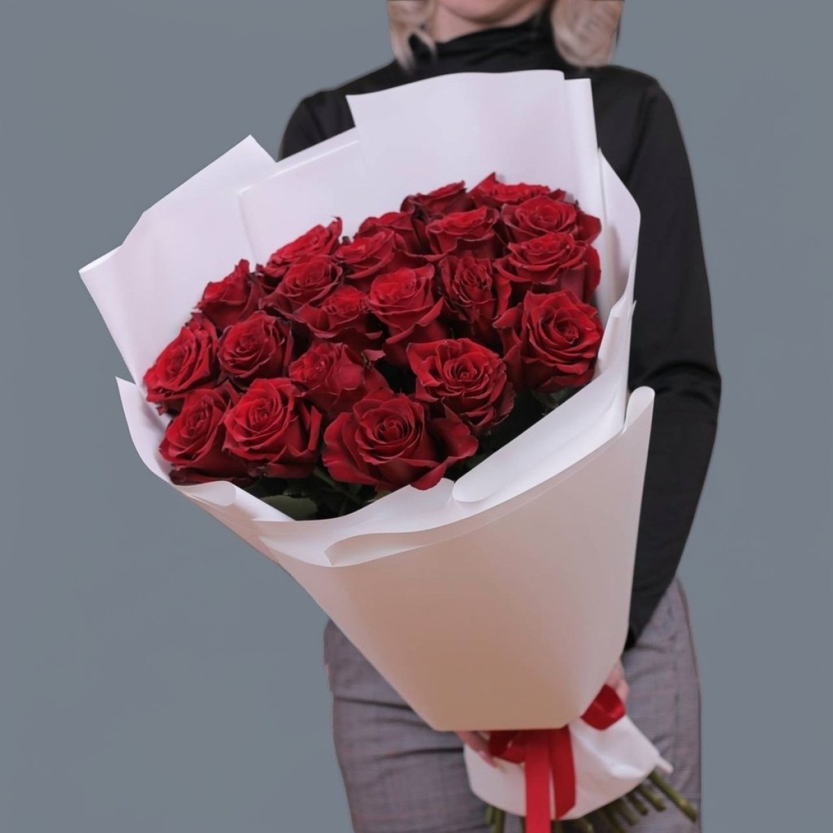buket krasnyh roz 1